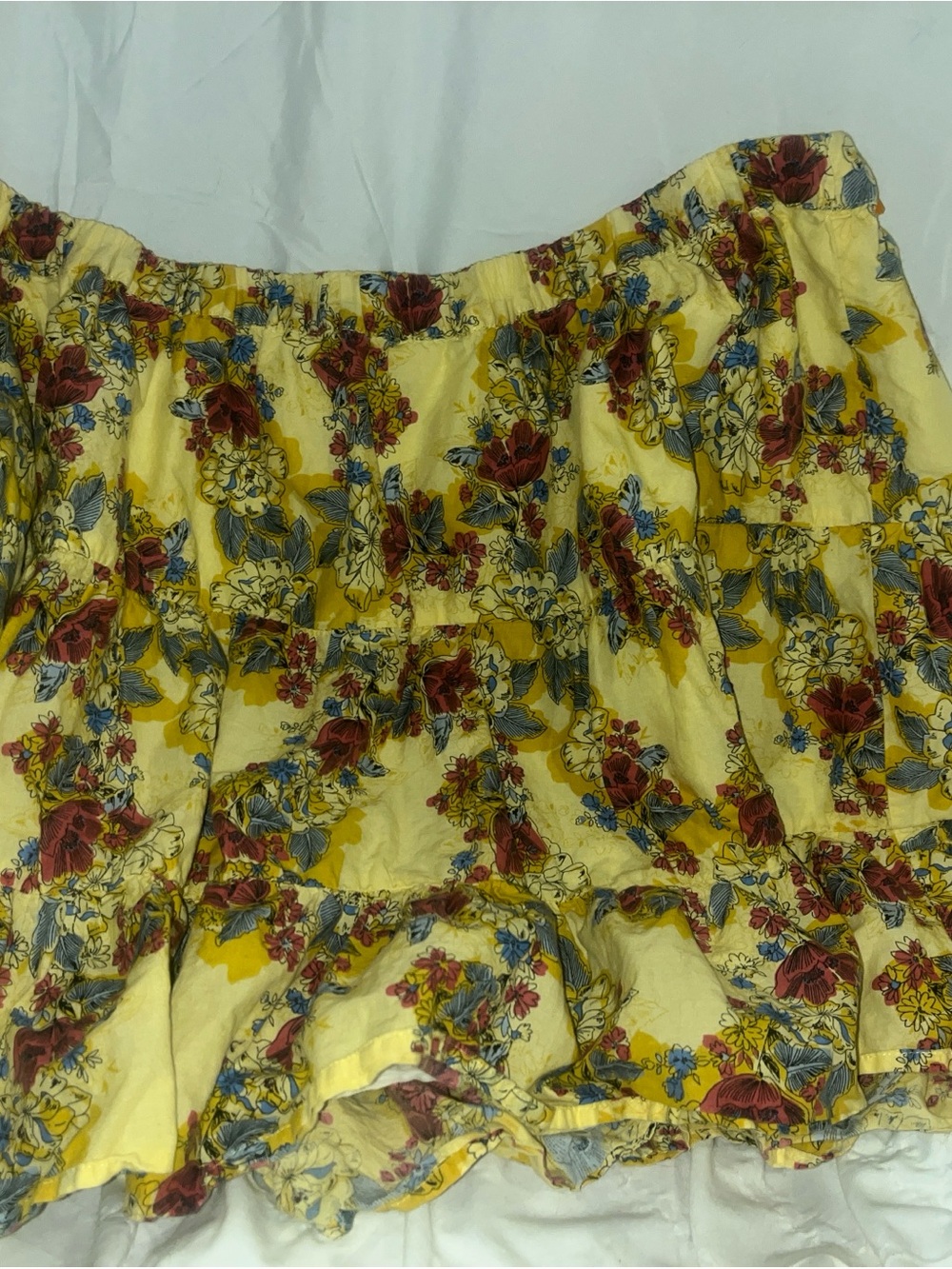 Mossimo Supply Co. Yellow Tiered Midi Skirt with Red & Blue Floral Print - Picture 3 of 8
